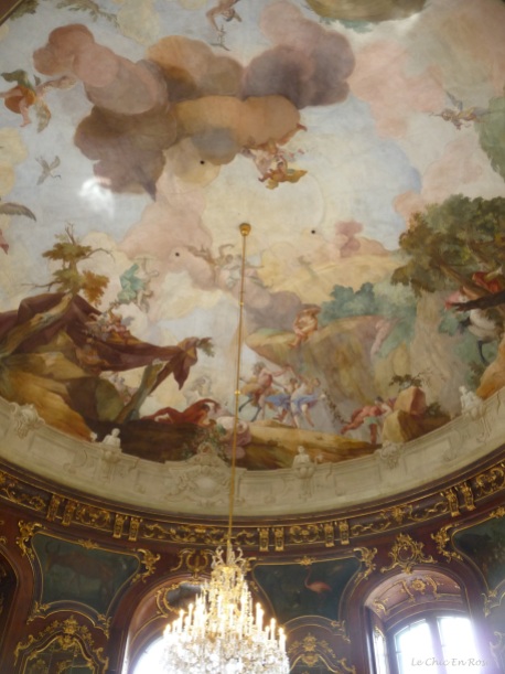 The paintings on the ceiling of the pavilion are wonderful!