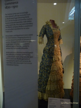 Another beautiful dress from the V&A collections