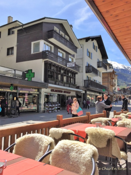 Terrace and street scene - Zermatt